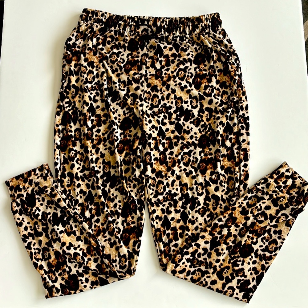 Leopard print leggings